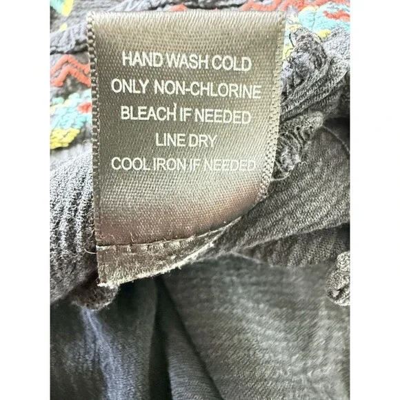 🖤 Skies Are Blue Black Embroidered V-Neck Top – Size Large - Picture 7 of 8